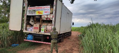 BPFRON apreende caminhão com adulterações nos sinais identificadores carregado com cigarros contrabandeados em xambrê-pr