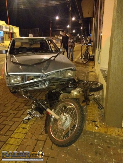 APÓS COLIDIR CONTRA MOTO CONDUTOR DE GOL FOGE DO LOCAL EM TOLEDO