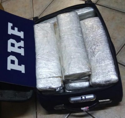 PRF encontra cerca de 15 kg de maconha em bagagem de adolescente