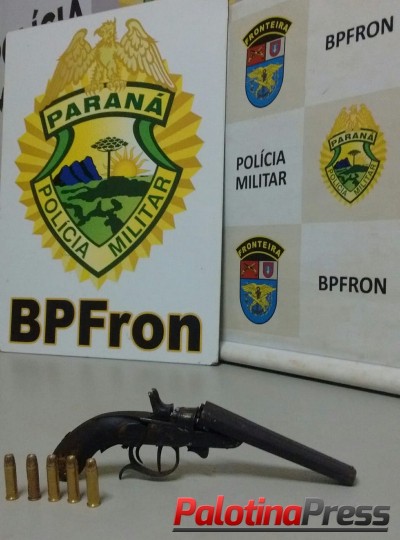 BPFRON APREENDE ARMA DE FOGO, MUNIÇÕES E DINHEIRO NA CIDADE DE GUAÍRA - PR