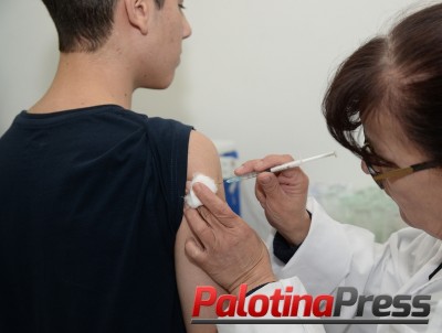 Secretaria de Saúde realiza campanha de vacinação para adolescentes