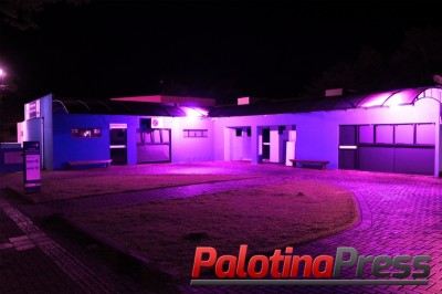 Prédios públicos recebem iluminação alusiva ao Outubro Rosa