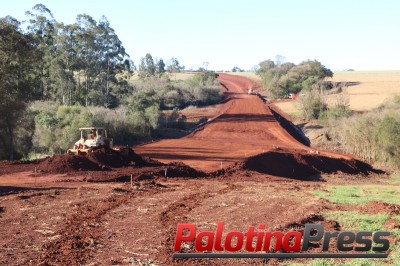 Agricultores recebem indenização por obra do contorno viário 