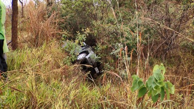 Criança pede ajuda em rodovia 2 dias após família morrer em MG