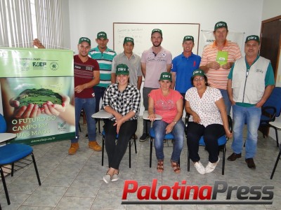 Bovinocultura de leite - Curso do Sindicato Rural orienta sobre manejo e ordenha