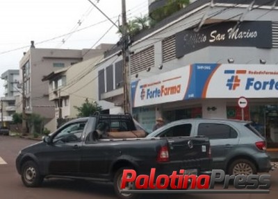 Veículos se envolvem em acidente no centro de Palotina