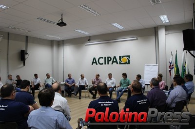 Deputado estadual eleito Marcel Micheletto participa de encontro na Acipa