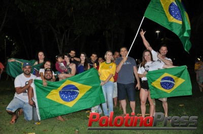 Jair Bolsonaro vence disputa presidencial e Palotinenses comemoram a vitória. Confira as fotos.