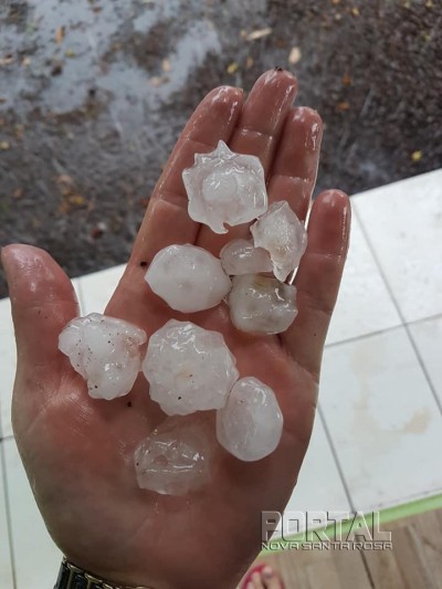 Chuva de granizo é registrada no interior de Nova Santa Rosa