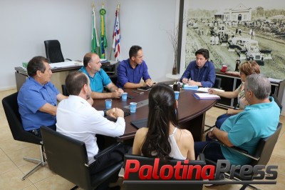 Prefeito Jucenir reúne-se com empresários do Parque Industrial