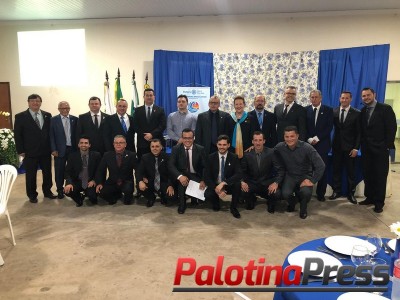 Rotary Club de Terra Roxa comemora 8 anos com lançamento de selo e posse de 10 novos companheiros