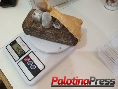 PM de Palotina apreende maconha escondida em matagal, na saída para Terra Roxa.