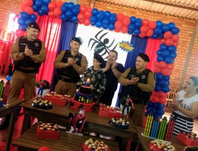 Sonho de criança é realizado em festa surpresa de seu aniversário pelos Policiais Militares do BPFron