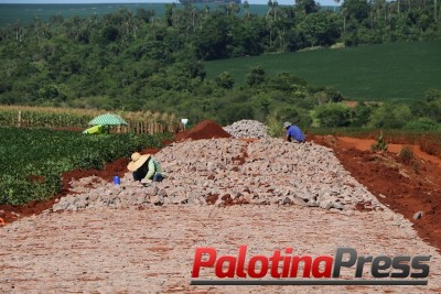 Nova Pavimentação vai trazer comodidade para moradores e produtores de Vila Floresta