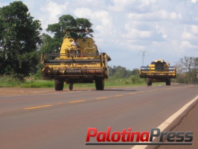 Trânsito - Com início da colheita atenção deve ser redobrada por causa de máquinas nas rodovias 