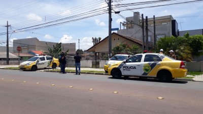 Mãe e filho de três anos são encontrados mortos dentro de casa; suspeita é de suicídio