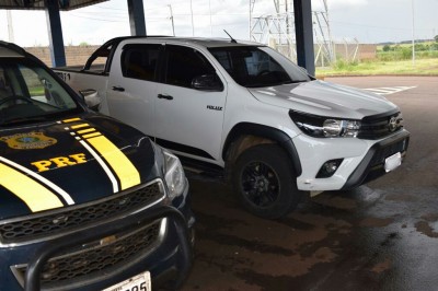 PRF recupera em Guaíra carro roubado no estado do Rio de Janeiro