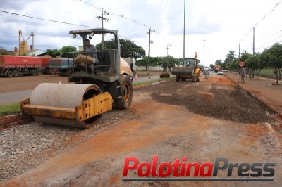 Prefeitura inicia recape asfáltico na Avenida Independência 