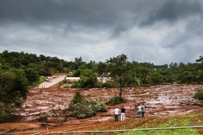 Bombeiros retomam buscas no 4º dia em Brumadinho; 58 mortes e 305 desaparecidos