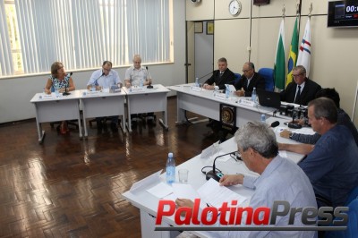 Sessão ordinária - Vereadores de Palotina autorizam recursos para aquisição de trator e implantação de Parque Infantil