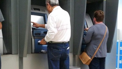 Agências bancárias só voltam a abrir na quarta-feira às 12h