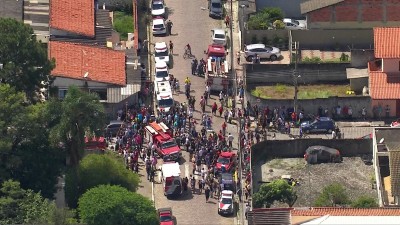 Adolescentes atiram dentro de escola e matam 6 pessoas em Suzano, diz polícia