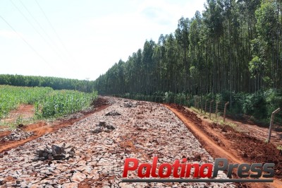 Distrito de Vila Floresta recebe nova pavimentação com pedras poliédricas