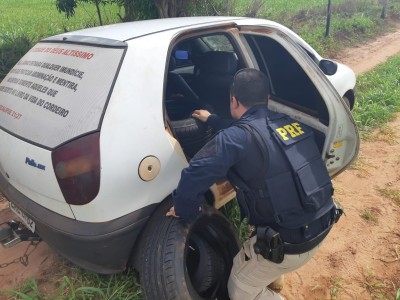 PRF apreende 80 pneus contrabandeados em interior de veículo