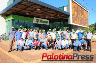 PRODUTORES RURAIS DE NOVA CANTU PARTICIPAM DE VISITA TÉCNICA EM MARIPÁ