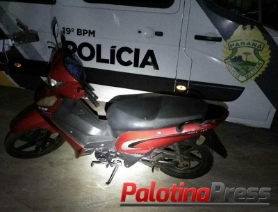 Palotina - Menor é flagrado pela PM conduzindo ciclomotor