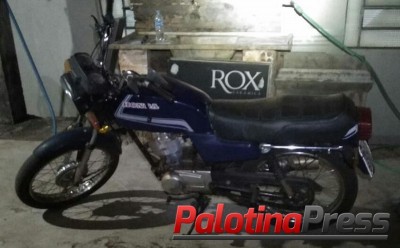 Palotina - Motocicleta com Licenciamento vencido é apreendida pela PM