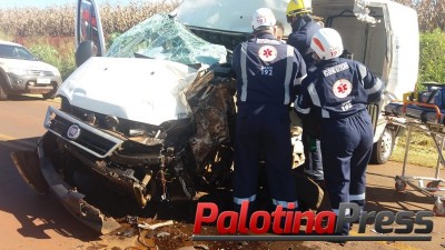 Van fica destruída em acidente entre Palotina e Francisco Alves. (Atualizado)