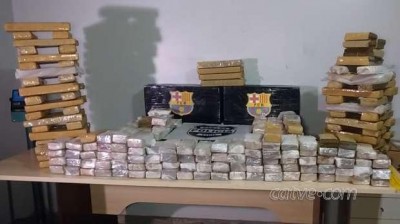 Casal é detido com quase 300 quilos de maconha na BR 467, em Cascavel