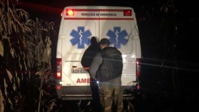 PF apreende ambulância carregada de cigarros em Marechal Cândido Rondon