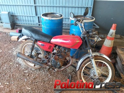 Terra Roxa - PM apreende motocicleta sem emplacamento e com numeração suprimida