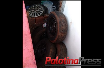 Palotina - PM recupera rodas e calotas furtadas de veículo apreendido na Polícia Civil.