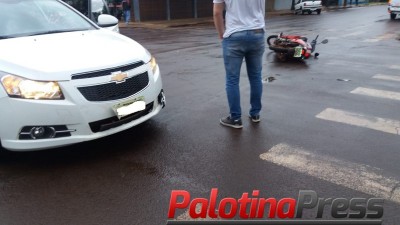 Palotina: Acidente no centro da cidade envolve um carro e uma moto