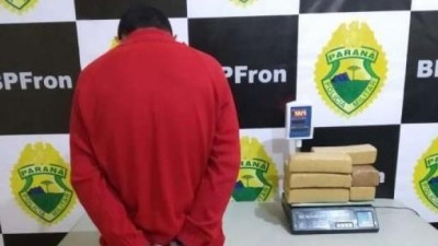 BPFron apreende 9,8 quilos de maconha em ônibus de linha, em Guaíra