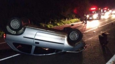 Seis pessoas ficam feridas em capotamento na BR 277, em São Miguel do Iguaçu