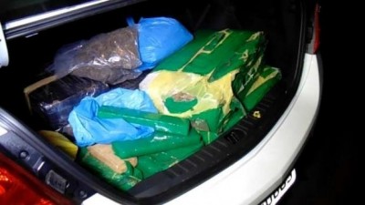 Homem é detido com 140 quilos de maconha em veículo, em Toledo