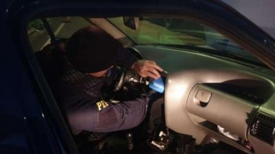 Perfumes e eletrônicos são apreendidos em fundo falso de carro na BR 277
