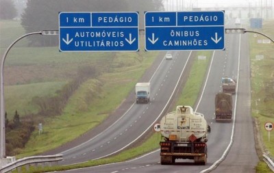 Concessionárias de pedágio nas estradas do Paraná terão que informar cronograma de obras