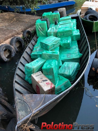 OPERAÇÃO HÓRUS REALIZA APREENSÃO DE 01 VAN E 02 BARCOS CARREGADOS COM PRODUTOS CONTRABANDEADOS DO PARAGUAI
