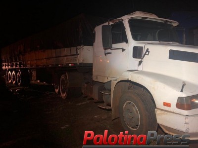 OPERAÇÃO HÓRUS - APREENSÃO DE 01 CARRETA CARREGADA COM APROXIMADAMENTE 1.100 CAIXAS DE CIGARROS CONTRABANDEADOS DO PARAGUAI