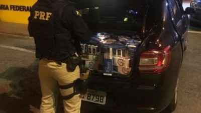 Sete mil carteiras de cigarros do Paraguai são apreendidas na BR 277 em Palmeira