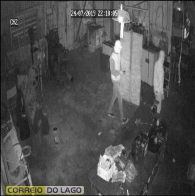 Bandidos dão prejuízo de mais de 20 mil reais a comerciante de Santa Helena. Câmeras registram ação