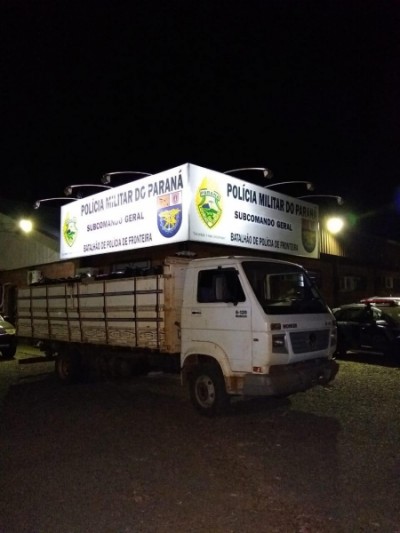 Caminhão carregado de cigarros é apreendido em Entre Rios do Oeste