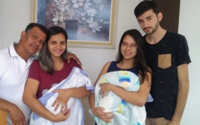 Bebês trocados em hospital de Trindade foram vestidos com as roupas um do outro após o banho, diz delegada