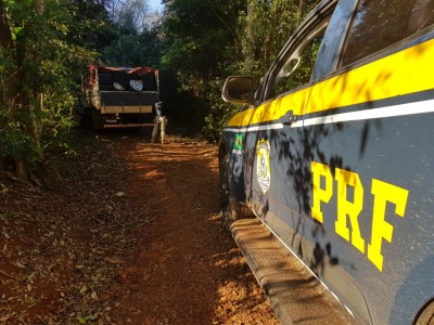 PRF, RECEITA FEDERAL E POLICIA CIVIL REALIZAM A APREENSÃO DE APROXIMADAMENTE 500 CAIXAS DE CIGARROS CONTRABANDEADOS 