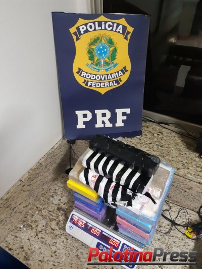PRF encontra cocaína em fundo falso de automóvel